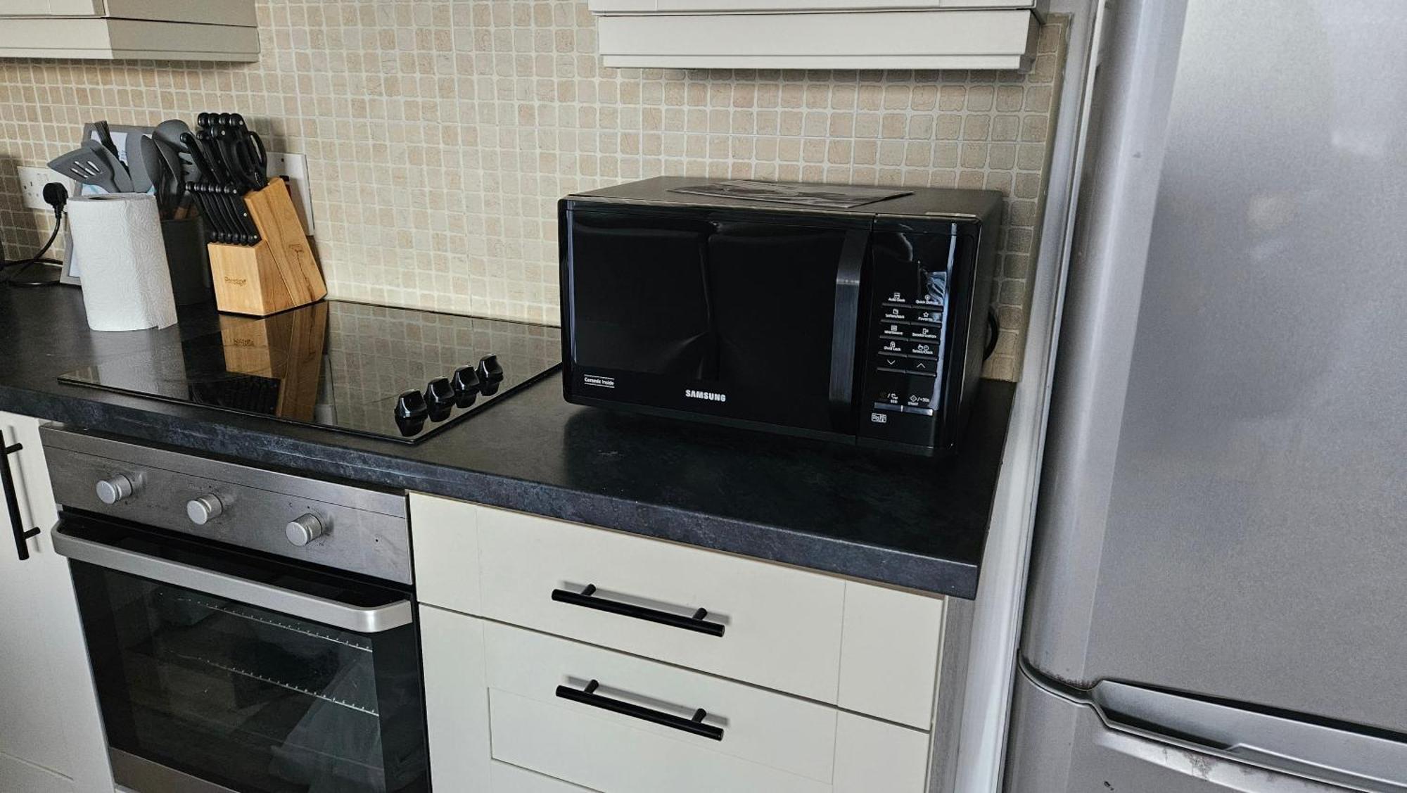 Skyview Retreat Apartment Лъндъндери Екстериор снимка